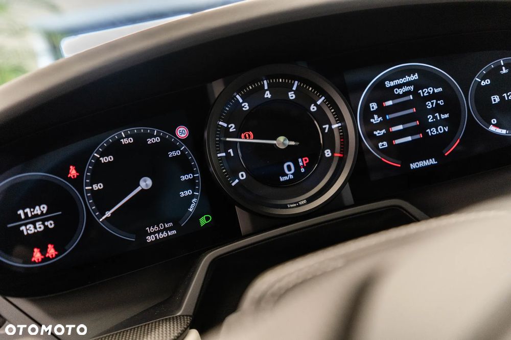 Porsche 911 Carrera 4S - 22