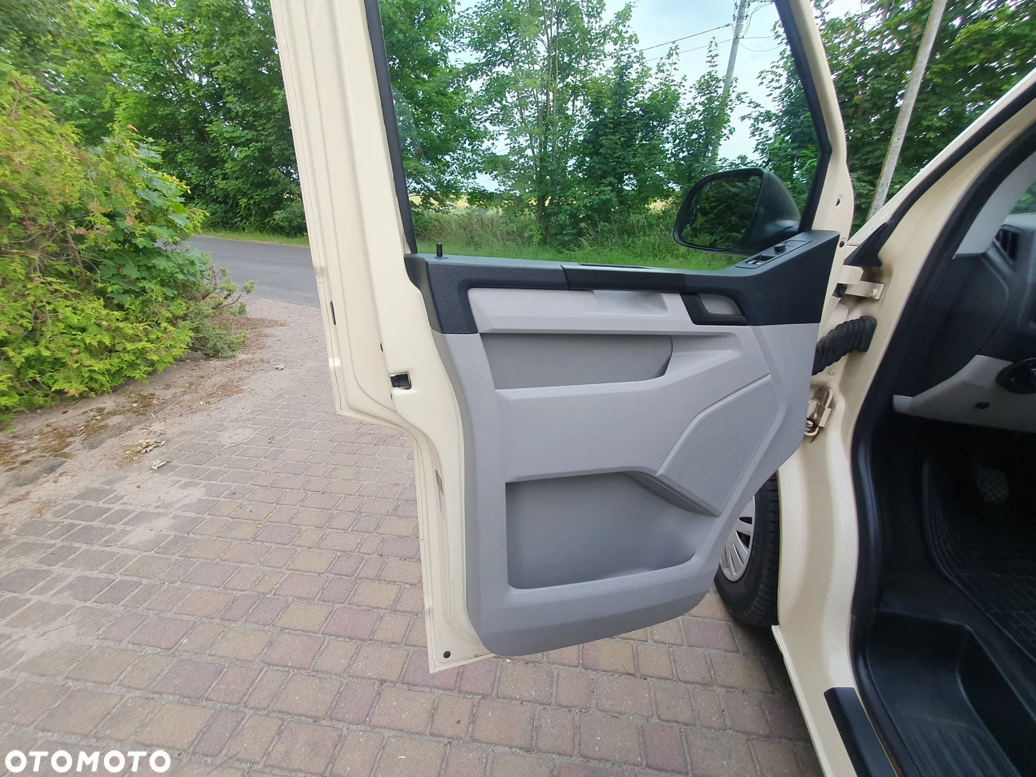 Volkswagen Caravelle 6.1 2.0 TDI L2 Comfortline - 9
