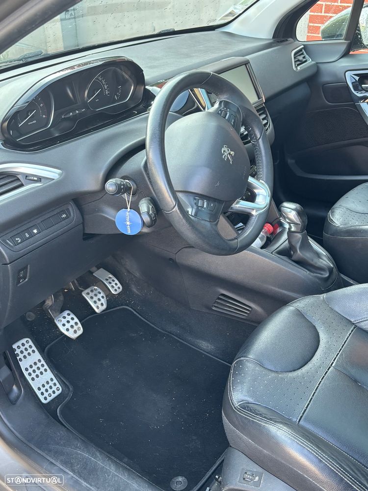 Peugeot 208 - 9
