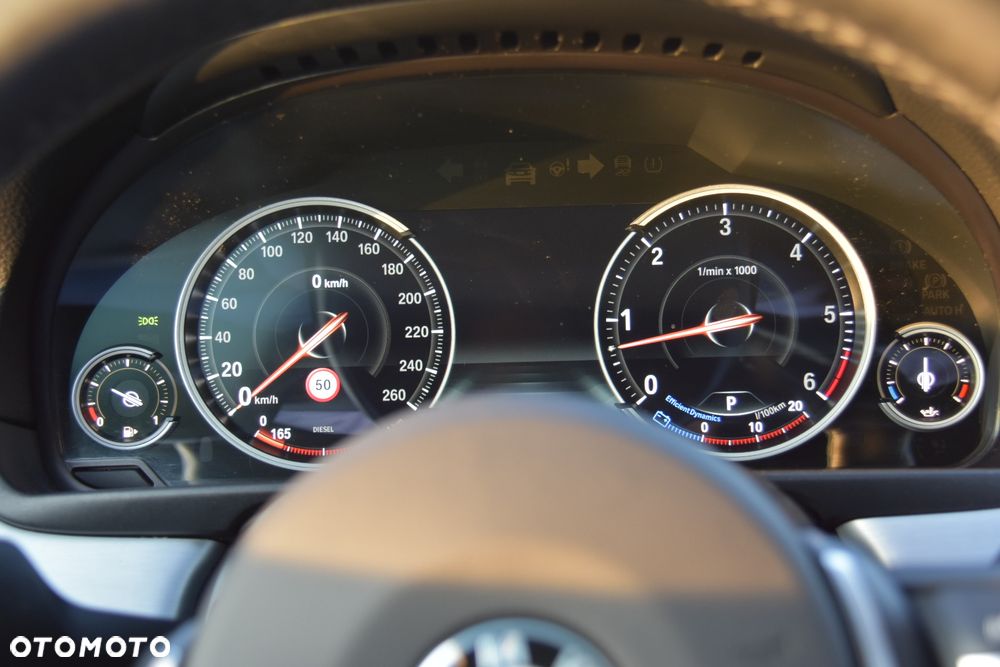 BMW Seria 5 530d xDrive - 29