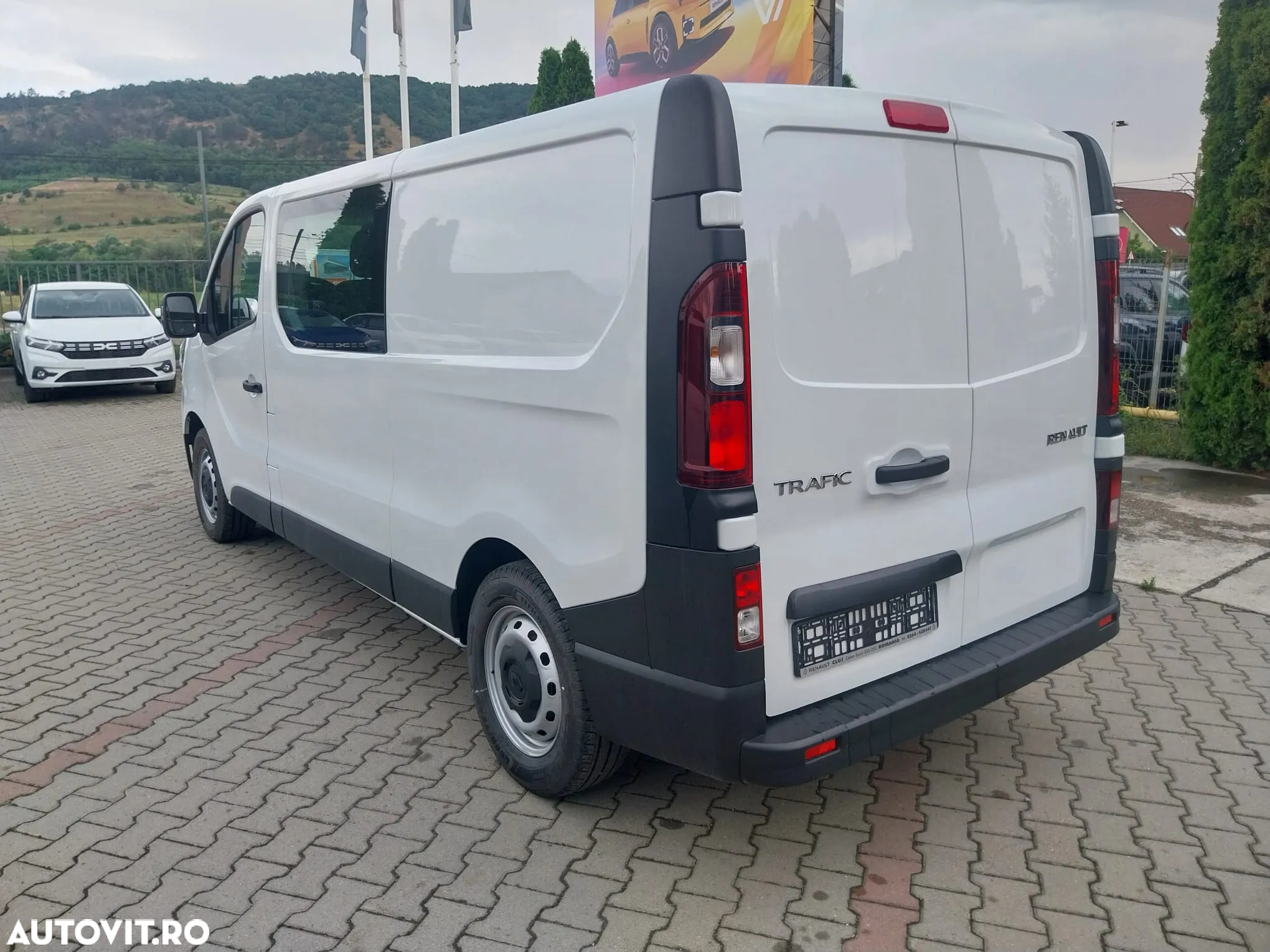 Renault Trafic 2.0 Blue dCi 150 Furgon Cabina Dubla L2H1 - 14