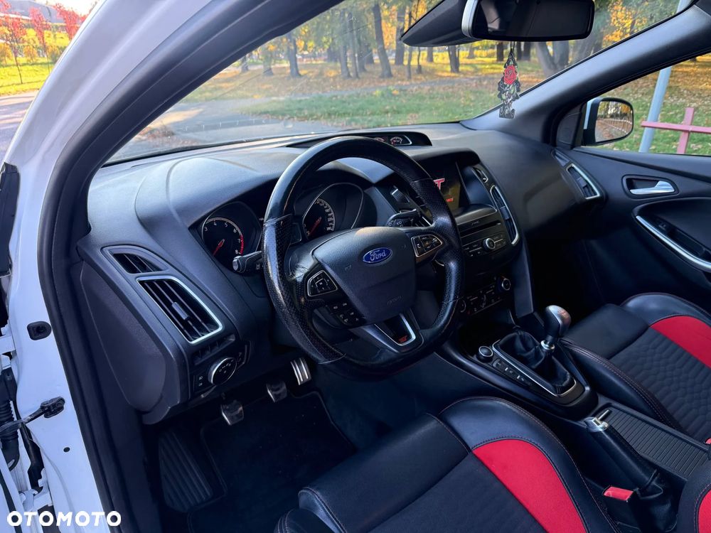 Ford Focus - 9