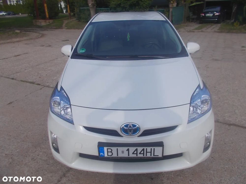 Toyota Prius (Hybrid) - 5