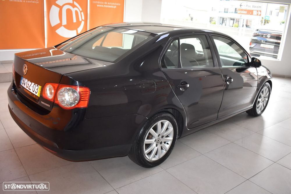 VW Jetta 1.9 TDi BlueM. Confortline - 13