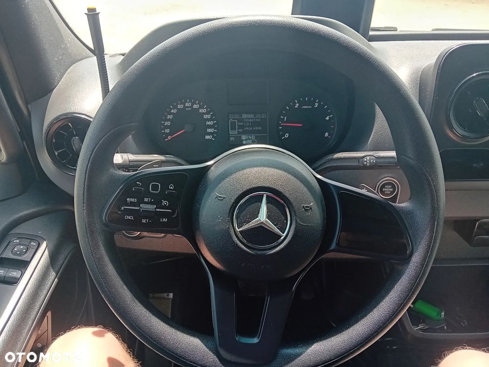 Mercedes-Benz Sprinter - 29