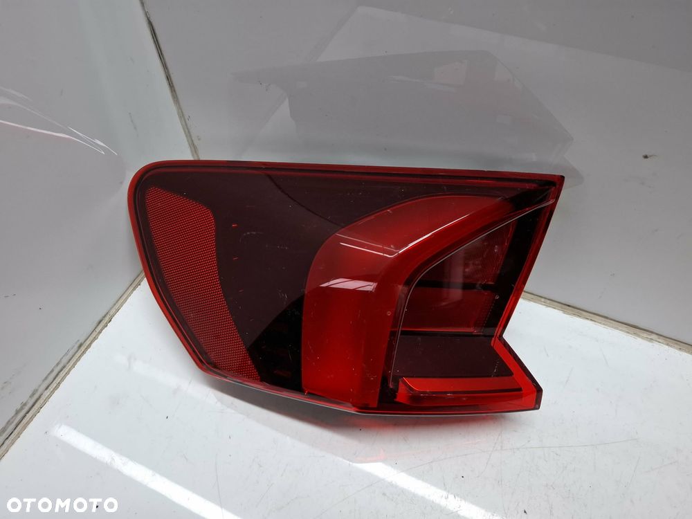 LAMPA LEWA TYLNA TYŁ BMW X1 U11 W BŁOTNIK IDEALNA