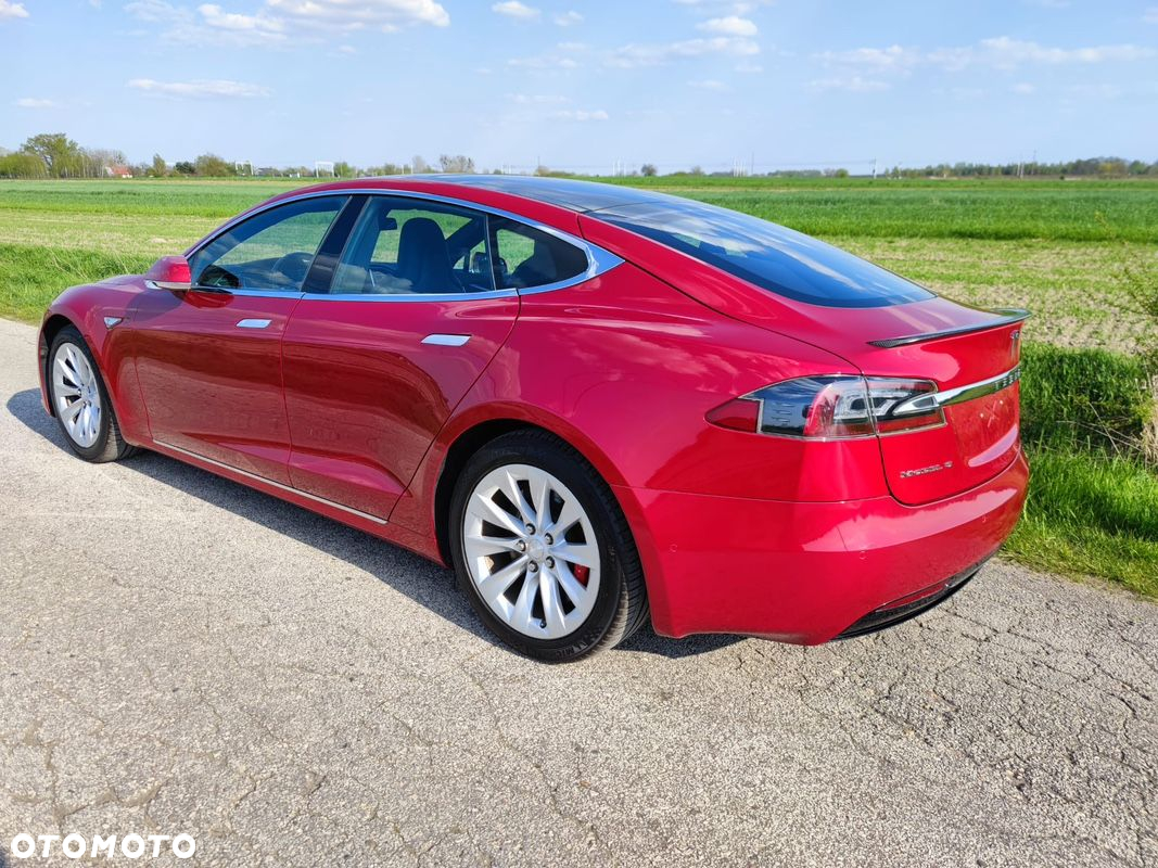 Tesla Model S Performance - 11