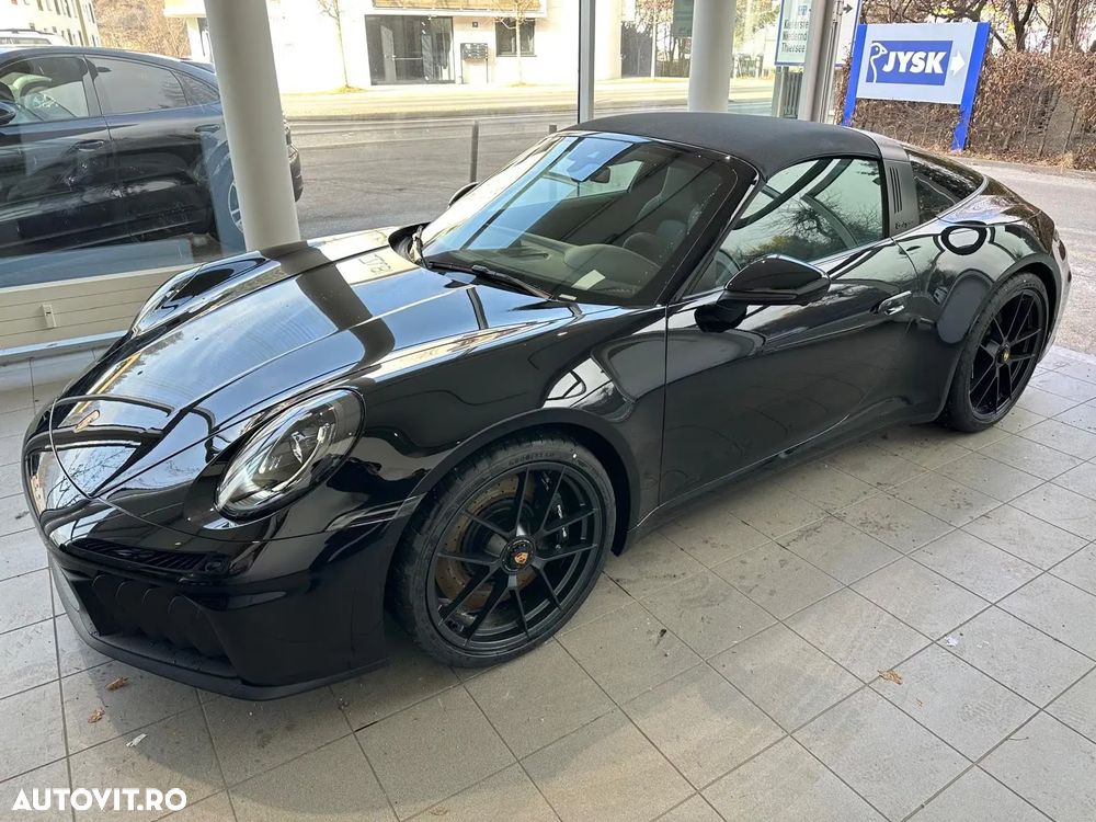Porsche 911 Targa 4 GTS PDK - 4