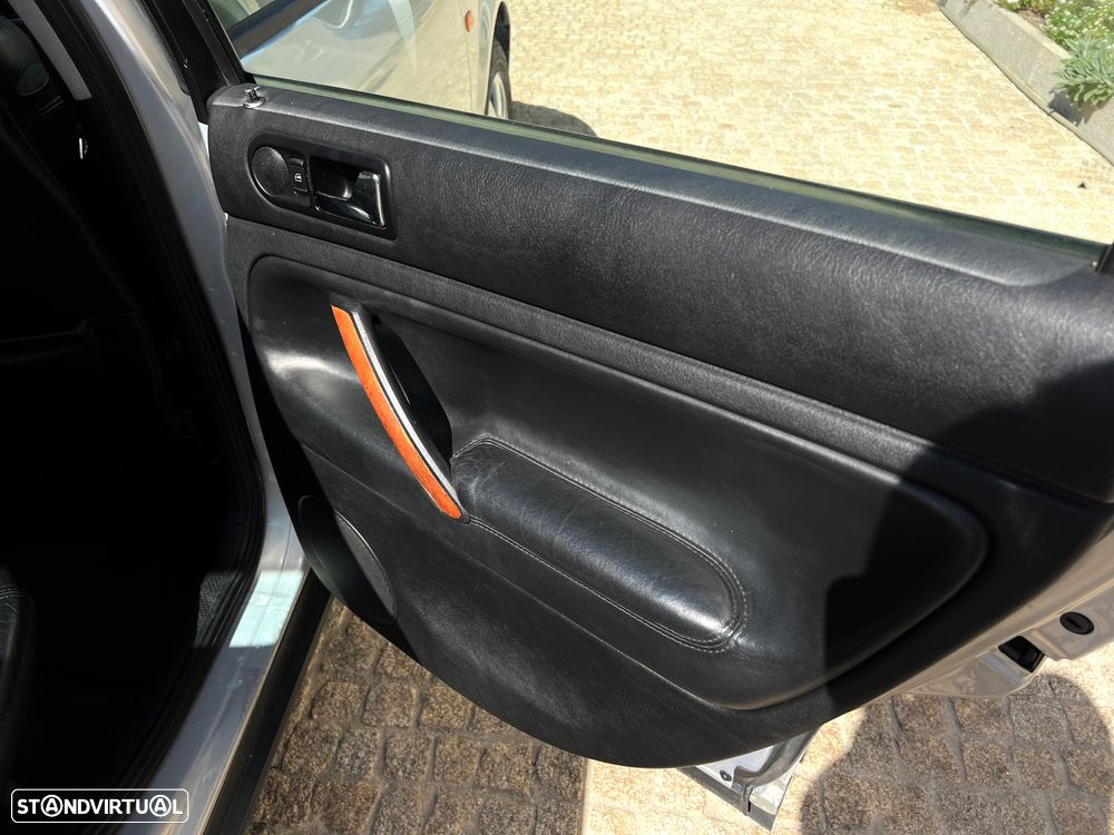 VW Passat 1.9 TDi Confortline - 15