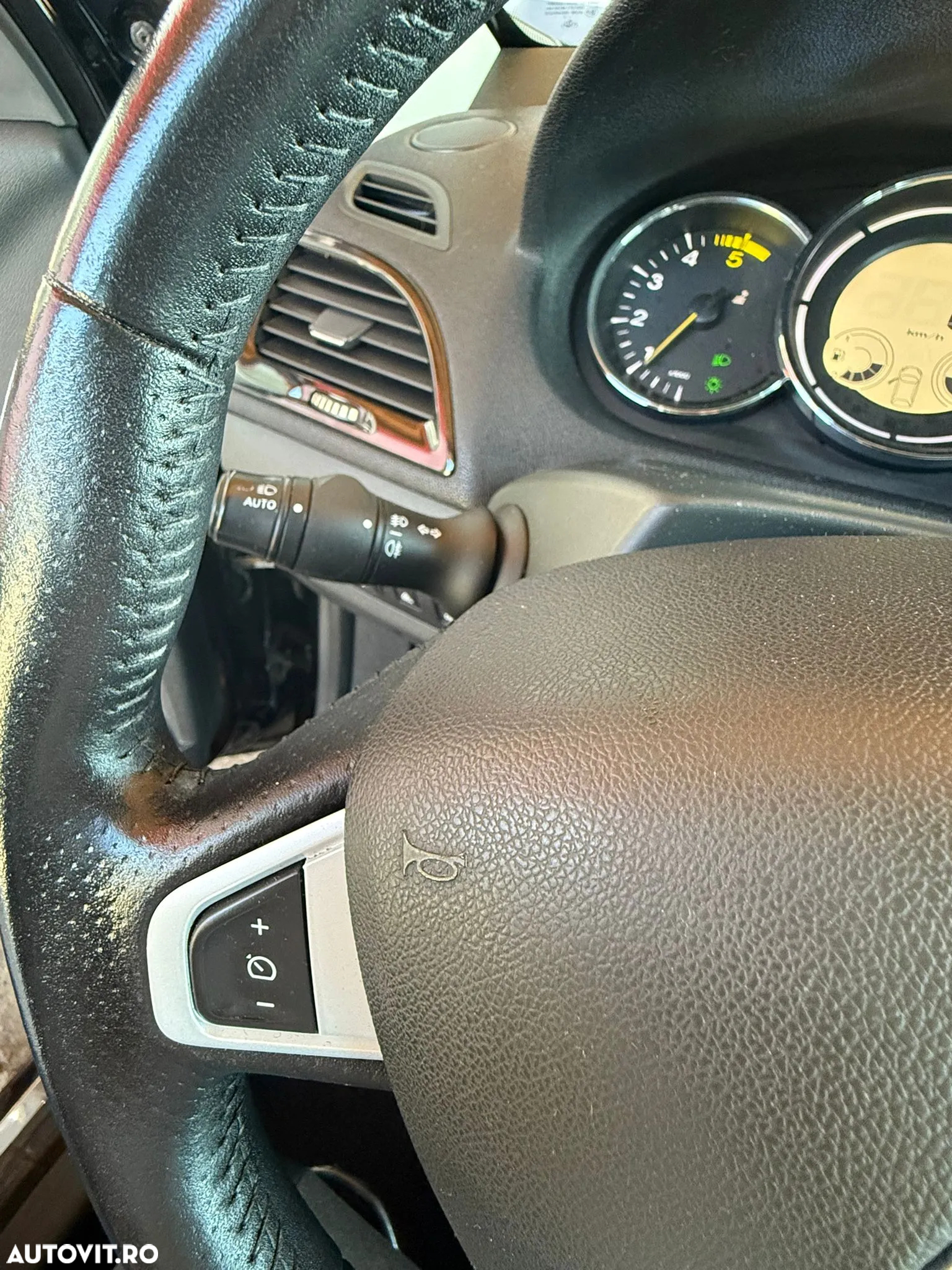 Renault Megane ENERGY dCi 110 Start & Stop Bose Edition - 13