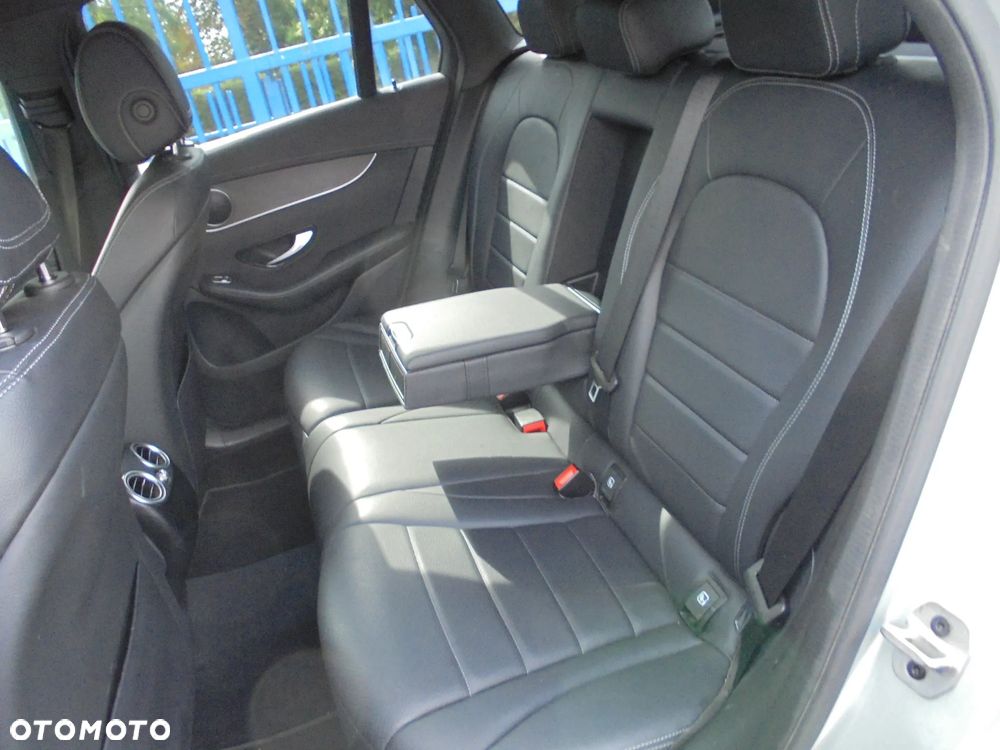 Mercedes-Benz GLC 300 de 4Matic 9G-TRONIC - 10