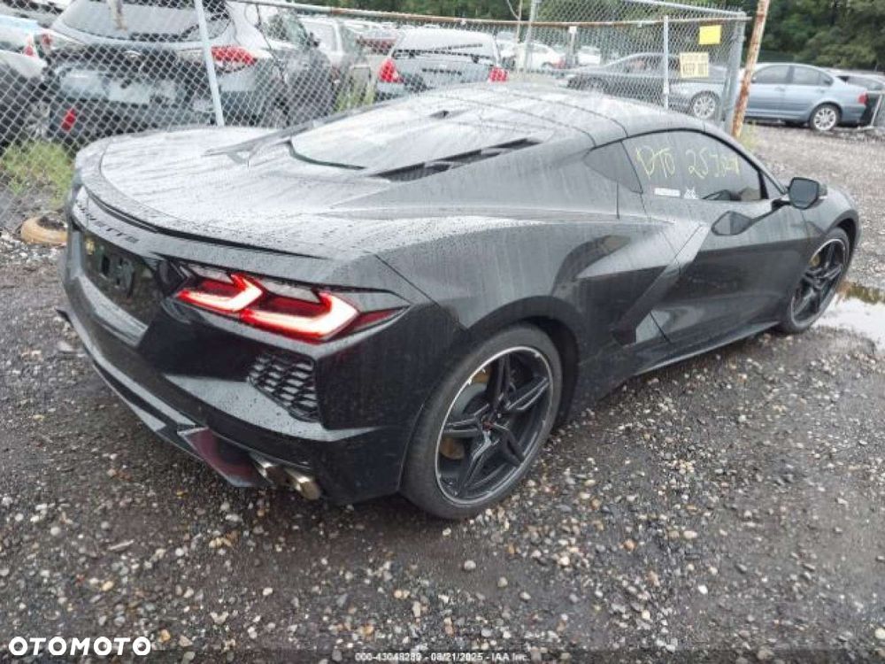 Chevrolet Corvette - 6