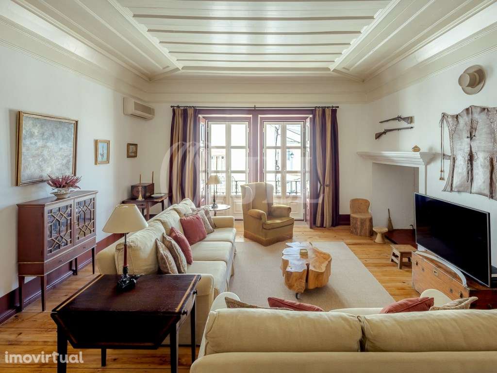 Moradia T8 com jardim e piscina, em Montemor-o-Novo - Grande imagem: 4/56