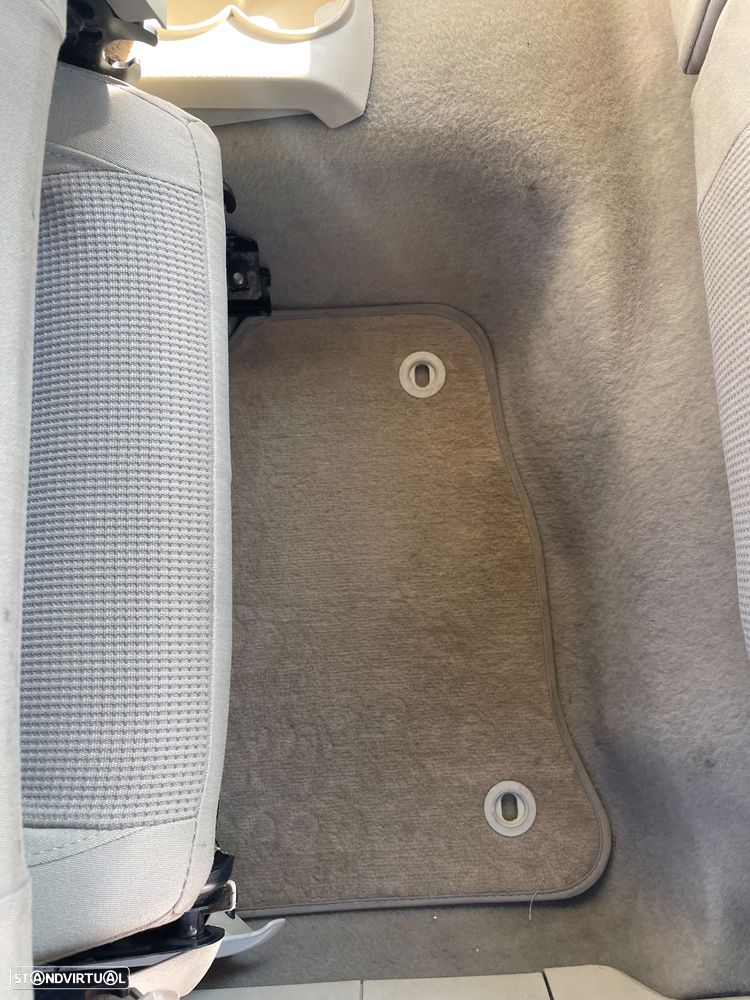 VW Polo 1.4 TDi Highline - 13