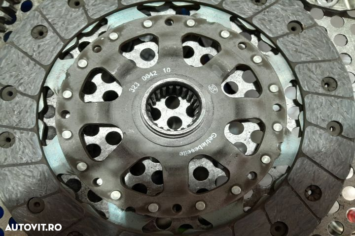 Kit ambreiaj 323064210 323064210 BMW Seria 1 E81/E82/E87/E88 [facelif - 3