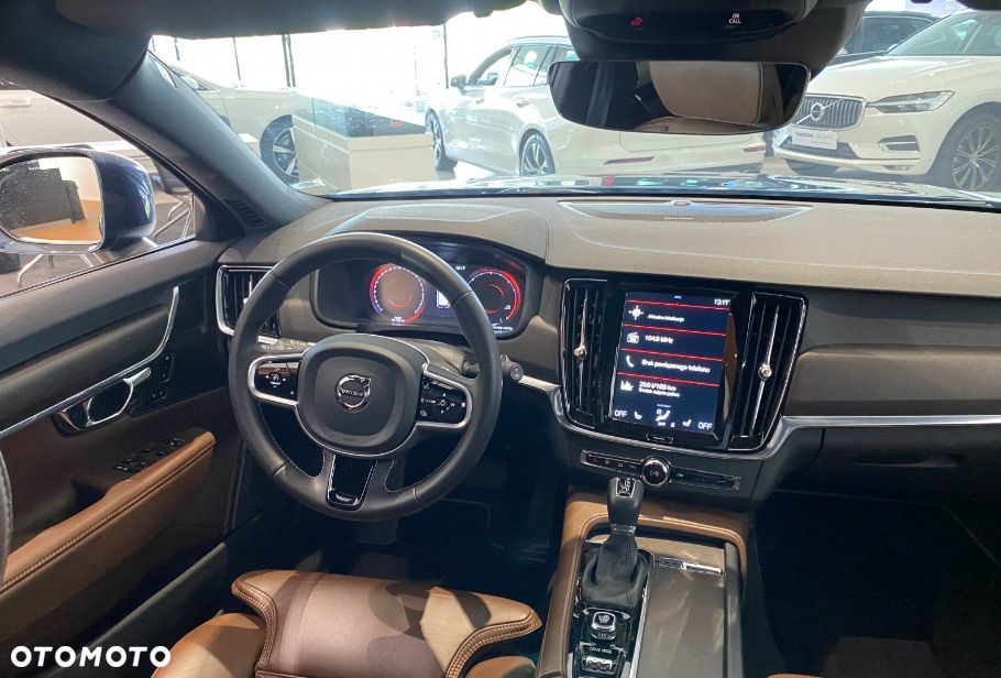 Volvo V90 Cross Country - 4