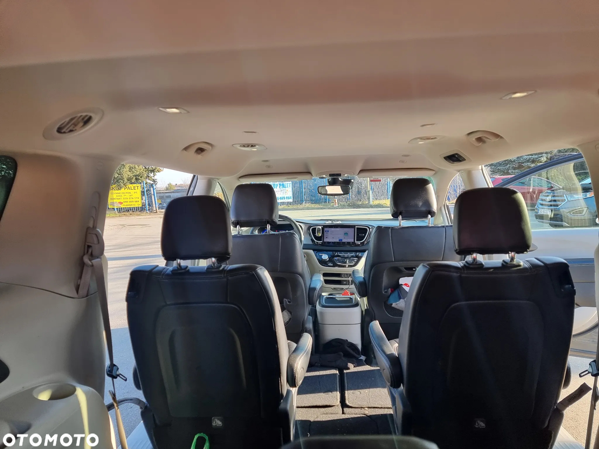 Chrysler Pacifica - 15