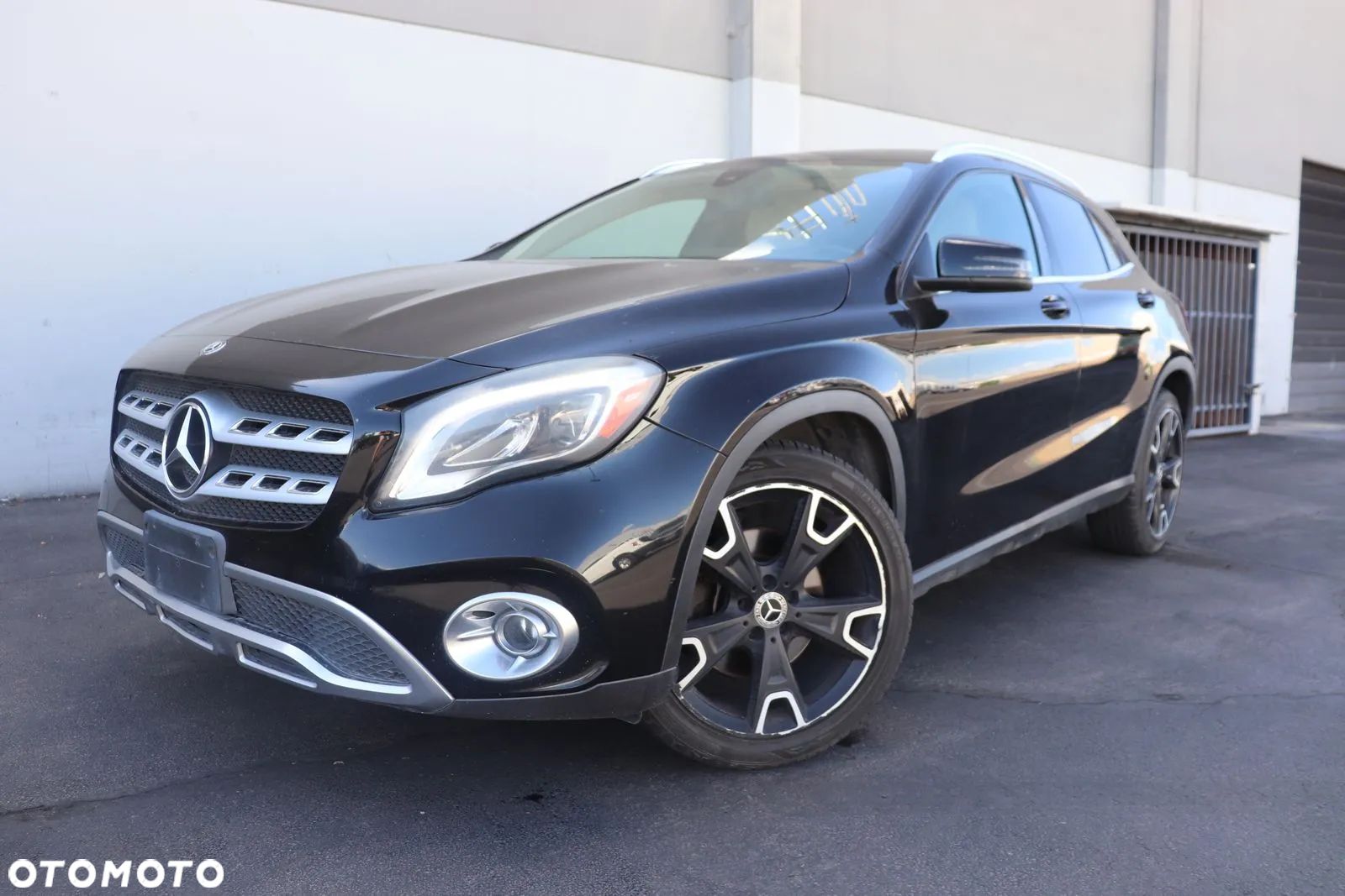 Mercedes-Benz GLA - 1