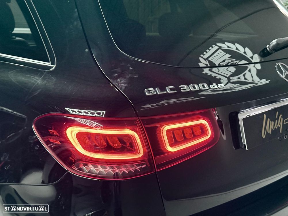 Mercedes-Benz GLC 300 de Coupe 4Matic 9G-TRONIC AMG Line - 6