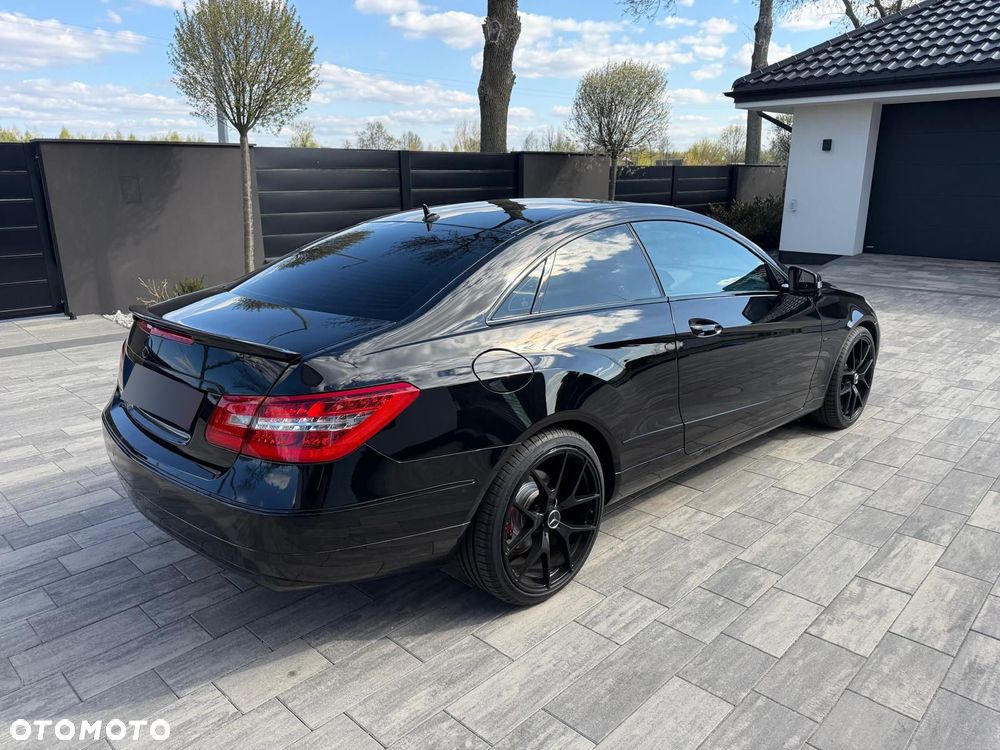 Mercedes-Benz Klasa E 200 CGI BlueEFFICIENCY Automatik Avantgarde - 3