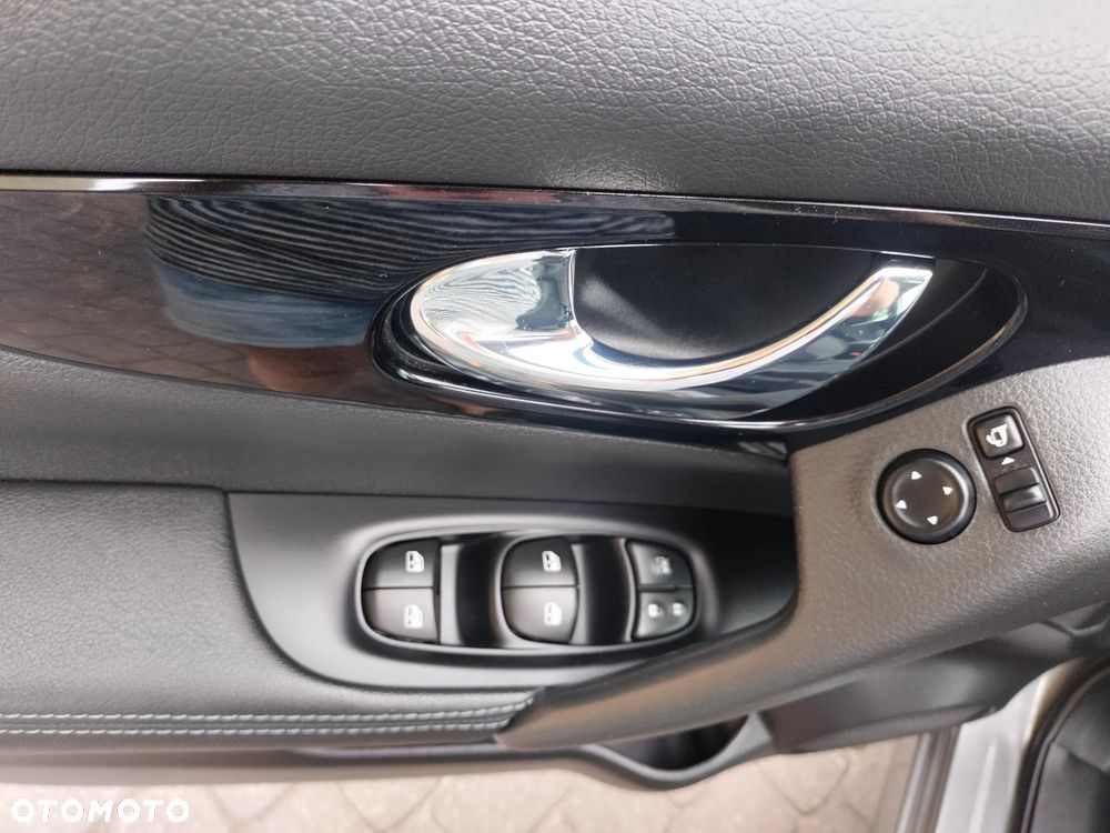 Nissan Qashqai 1.3 DIG-T N-Connecta EU6d - 23