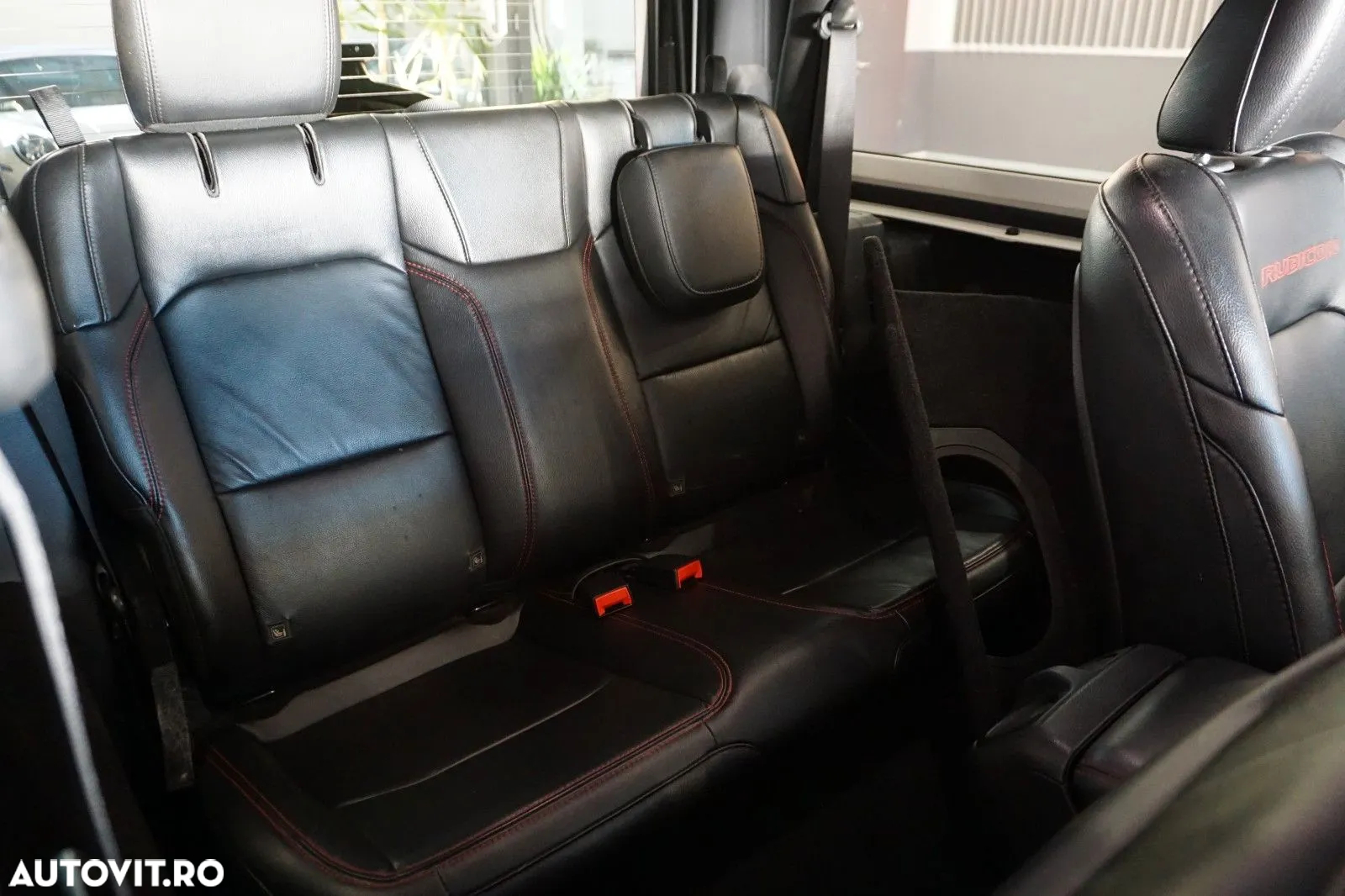 Jeep Wrangler 2.8 CRD AT Rubicon - 12