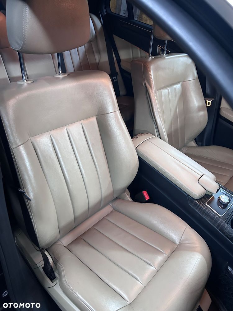 Mercedes-Benz Klasa E 350 4-Matic Classic - 16