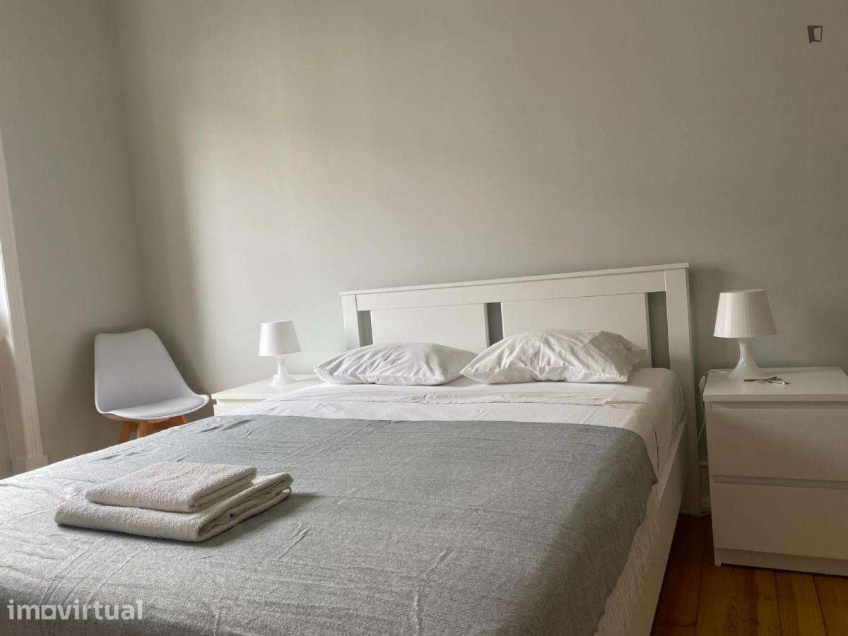 Quarto - localizado em Marquês de Pombal Lisbon - Grande imagem: 5/13