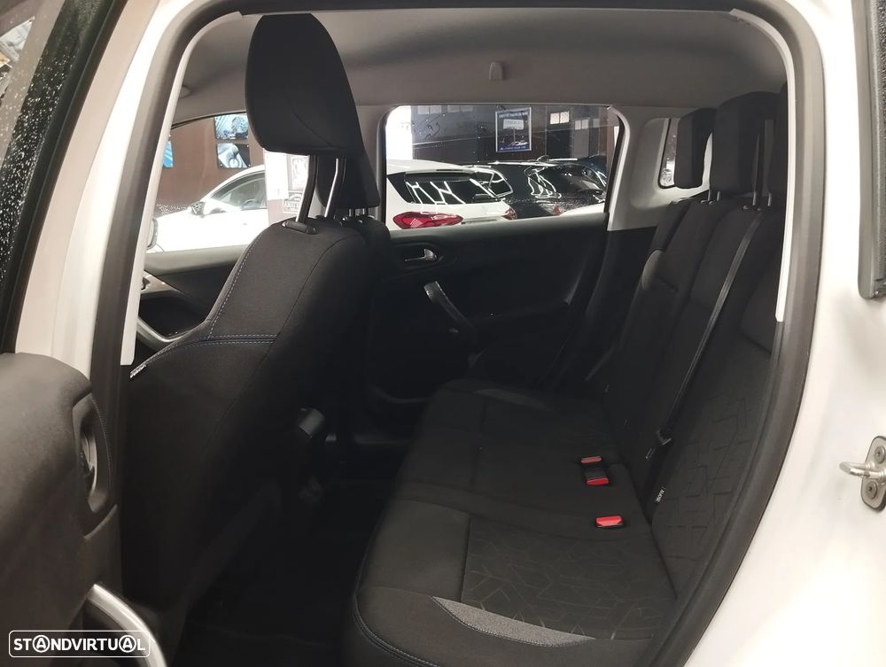 Peugeot 2008 1.2 PureTech Style - 13
