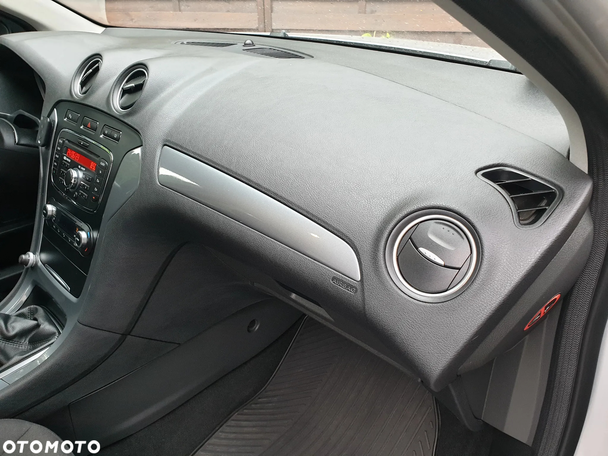 Ford Mondeo 2.0 Silver X - 18