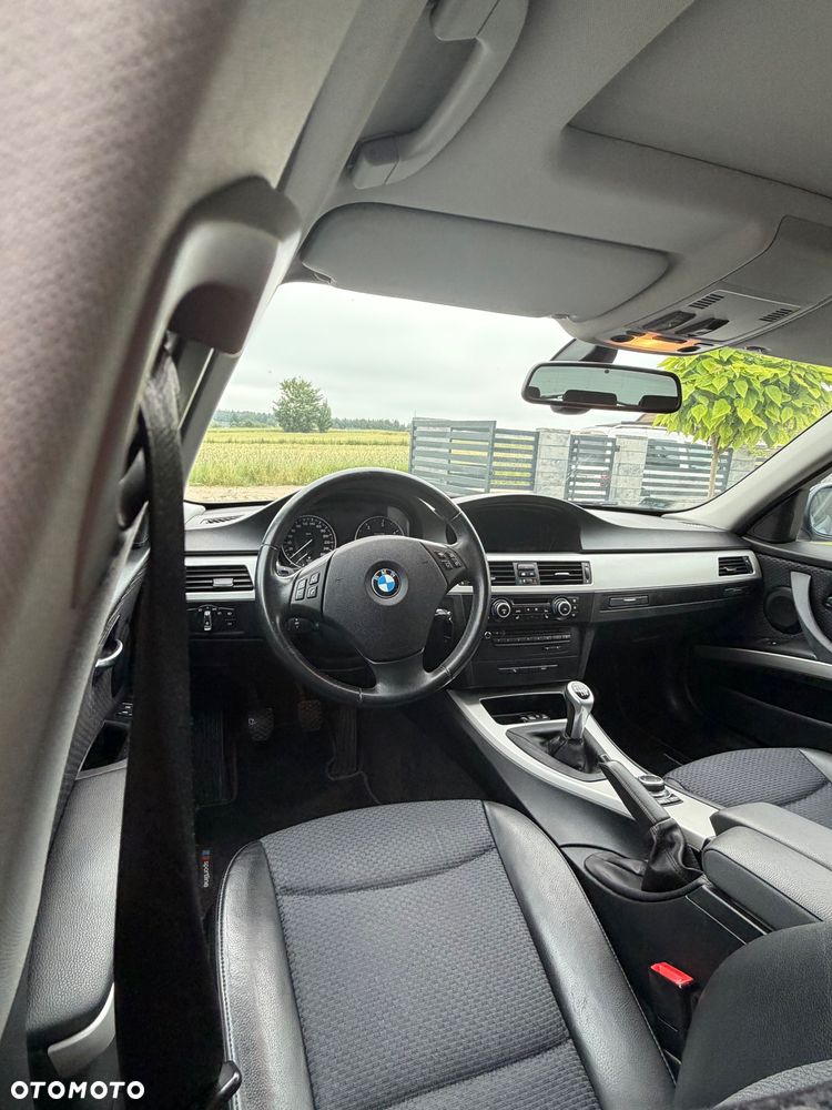 BMW Seria 3 320d - 8