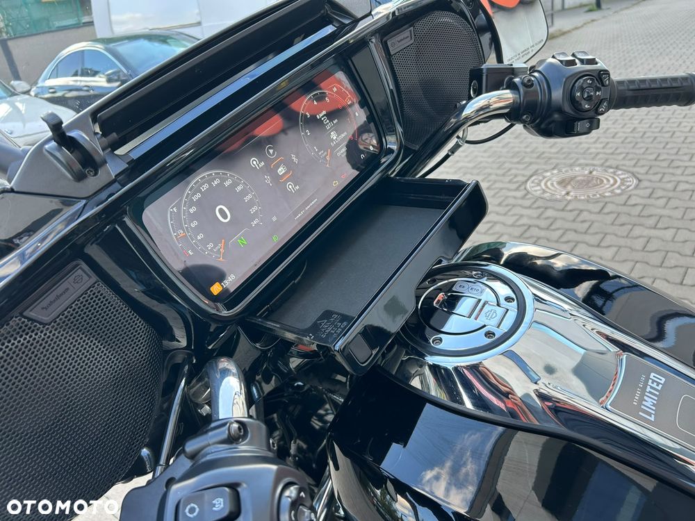 Harley-Davidson Touring Street Glide - 21