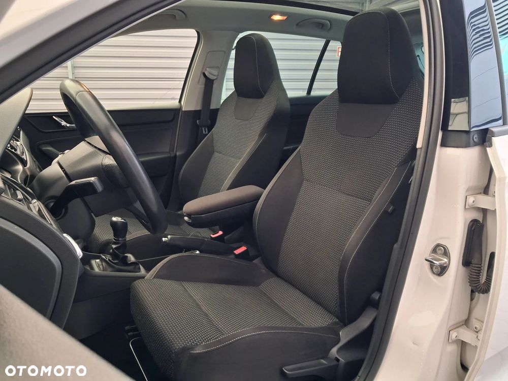 Skoda RAPID Spb 1.2 TSI Style Plus - 13