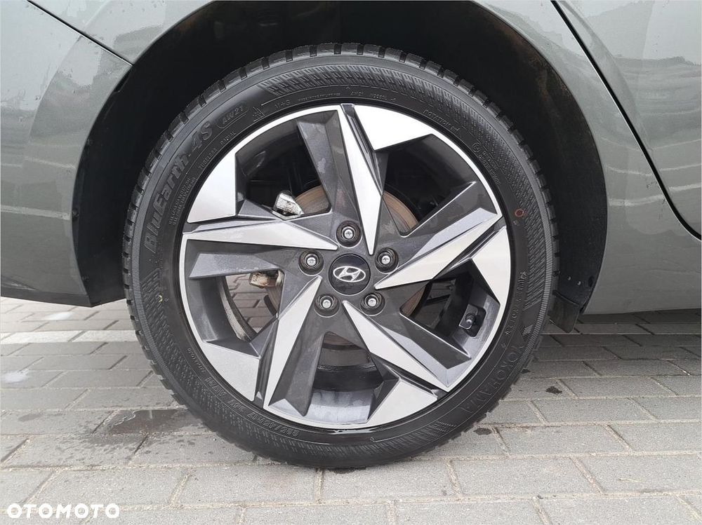 Hyundai Elantra - 18