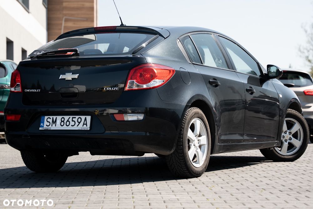 Chevrolet Cruze 1.6 LT - 11