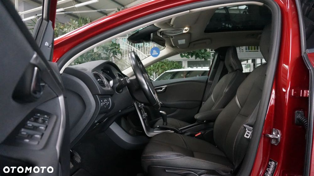 Volvo V40 Cross Country D3 Drive-E SCR Momentum - 6