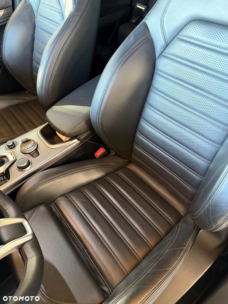 Alfa Romeo Stelvio 2.0 Turbo Veloce Q4 - 13