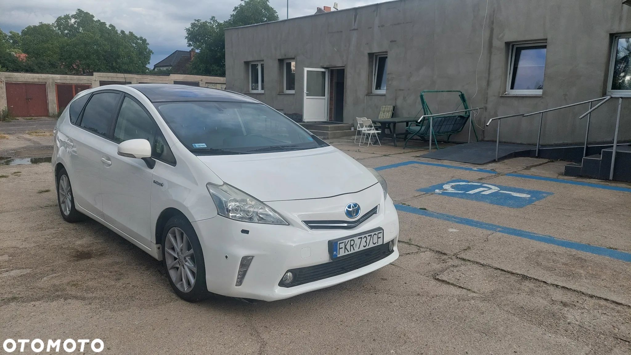 Toyota Prius+ 1.8 HSD Active - 1