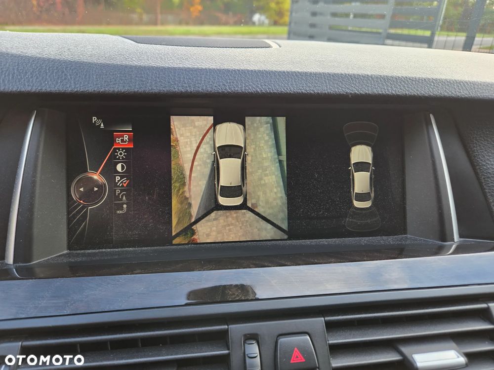 BMW Seria 5 528i xDrive - 7