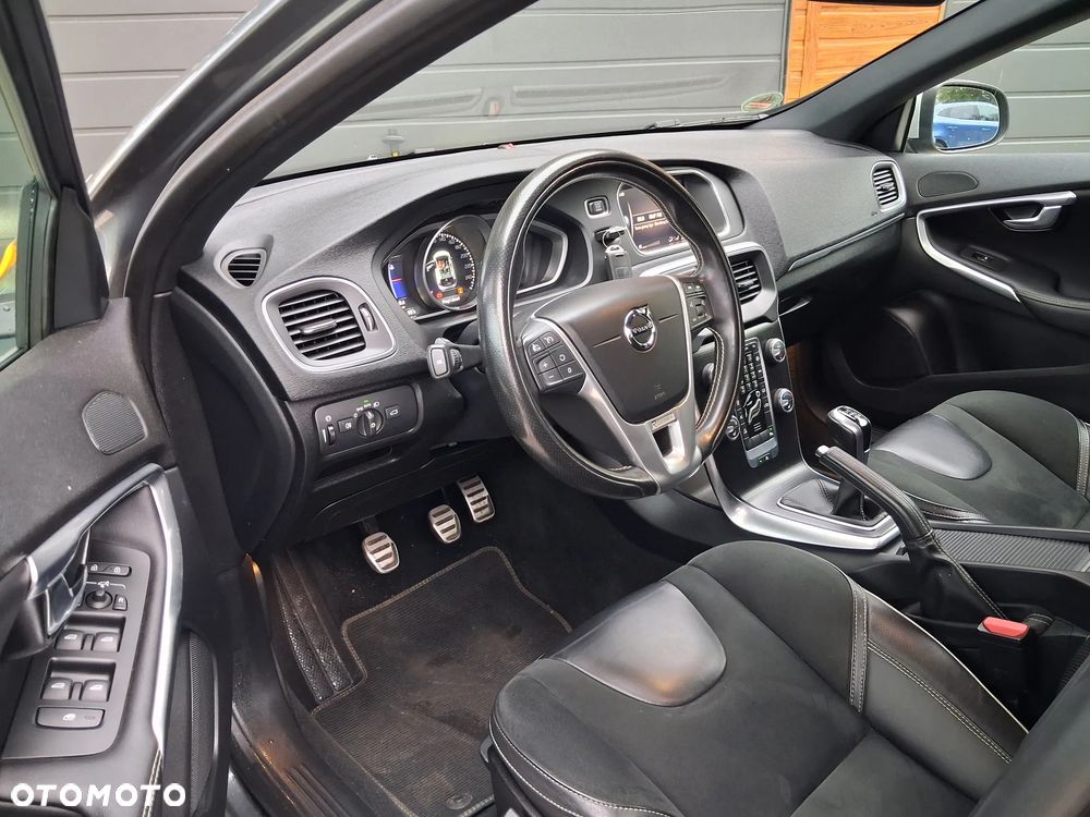 Volvo V40 D3 Drive-E Momentum - 11