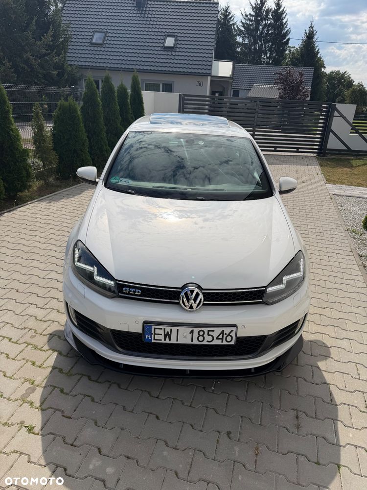 Volkswagen Golf - 5