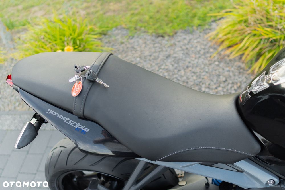 Triumph Street Triple - 19