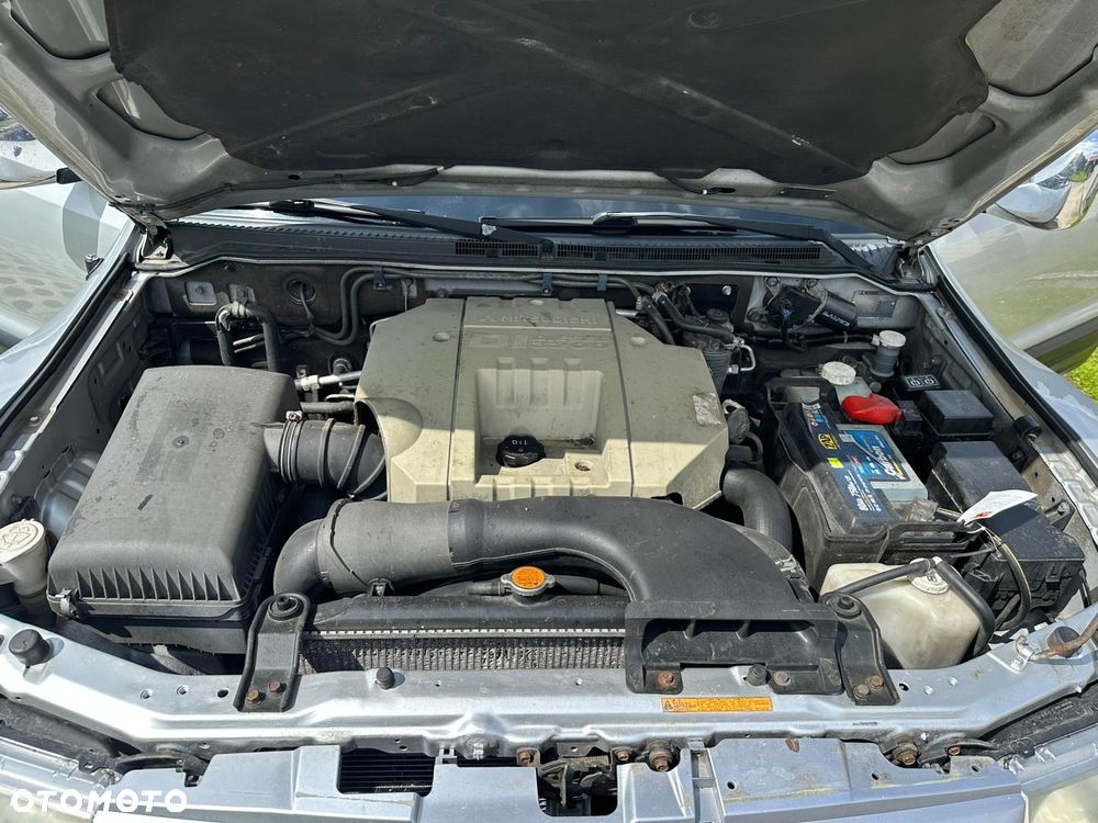 Mitsubishi Pajero 3.2 DID 7os - 11