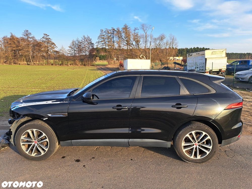 Jaguar F-Pace - 8
