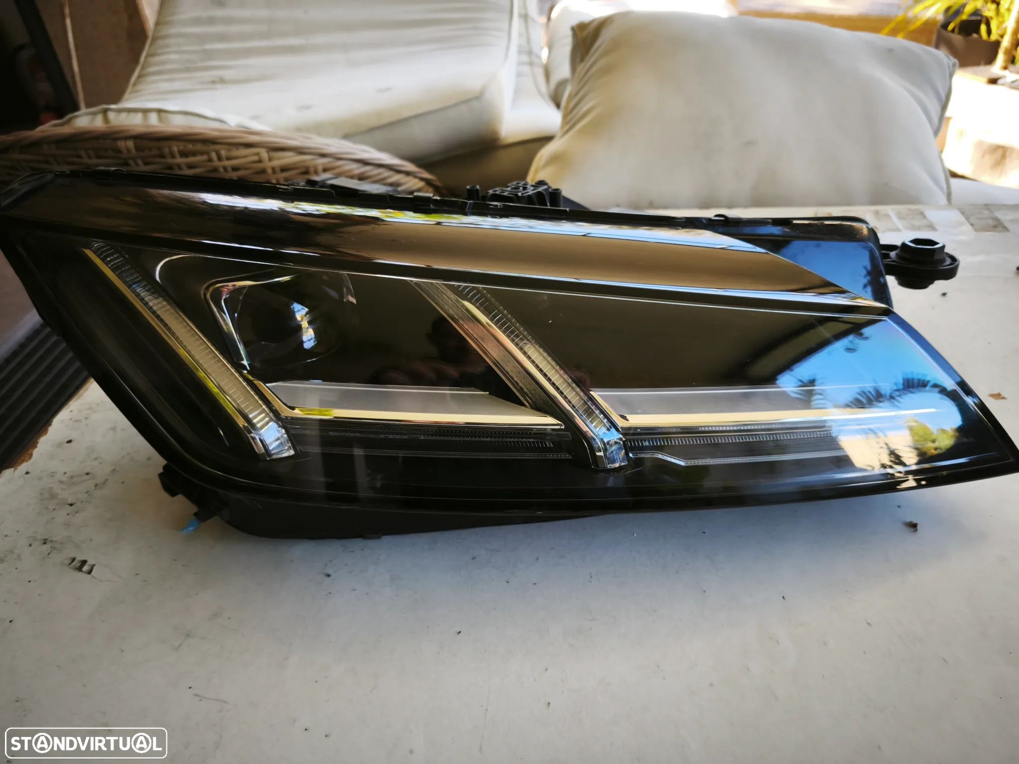 Farol direito full Led matrix Audi TT 8S - 8S0941036B - 1