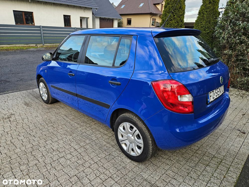 Skoda Fabia 1.2 HTP Ambiente - 8