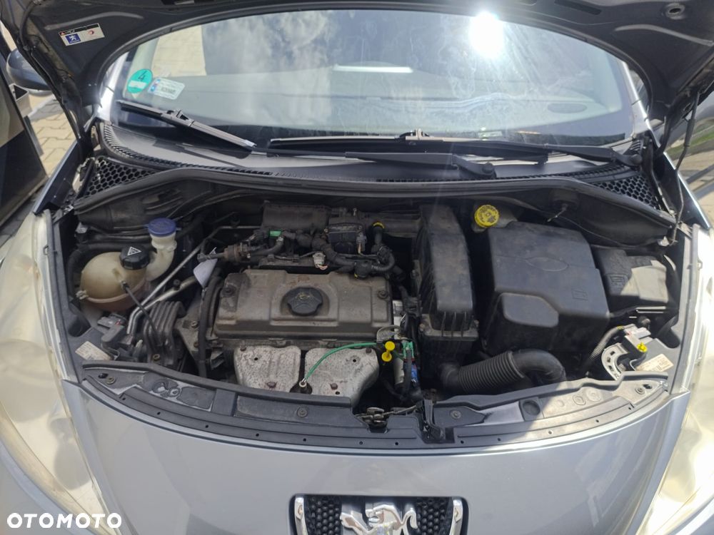 Peugeot 207 75 Urban Move - 17