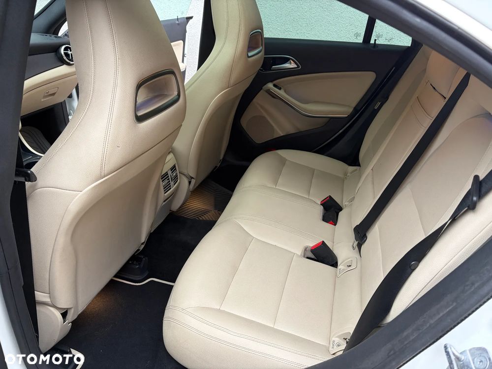 Mercedes-Benz CLA 250 4-Matic - 18