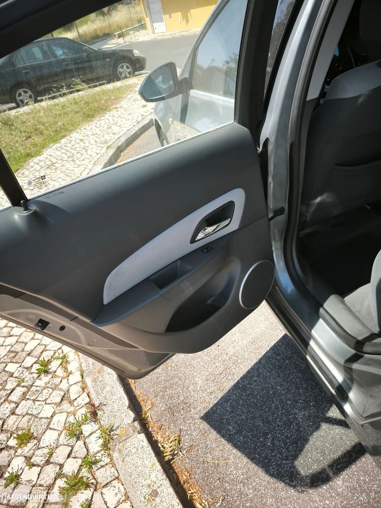 Chevrolet Cruze 2.0 VCDi LT - 24