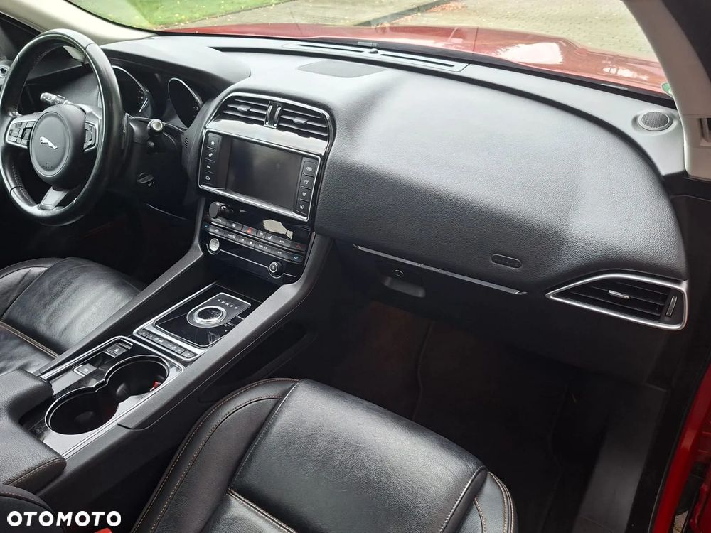 Jaguar F-Pace - 15